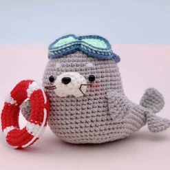 Amigurumi Virkningskit, Sälen Natoo, stl. 13 cm, 1 förp.