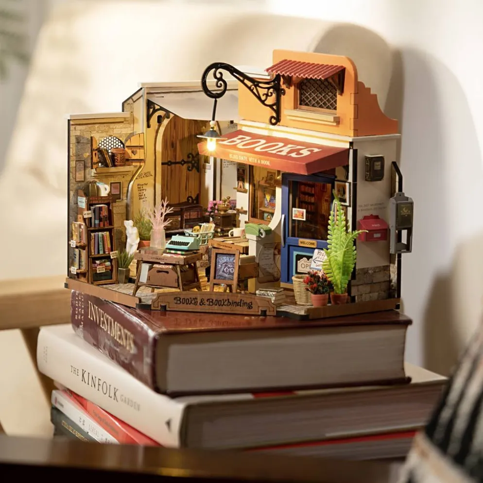 DIY Miniatyrrum, Bokhandel, H: 17 cm, L: 18 cm, B: 25 cm, 1 st.