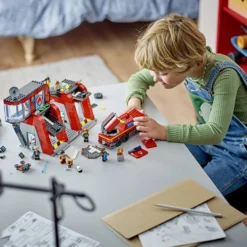 LEGO® City Brandstation med Brandbil, 873 delar/ 1 förp.