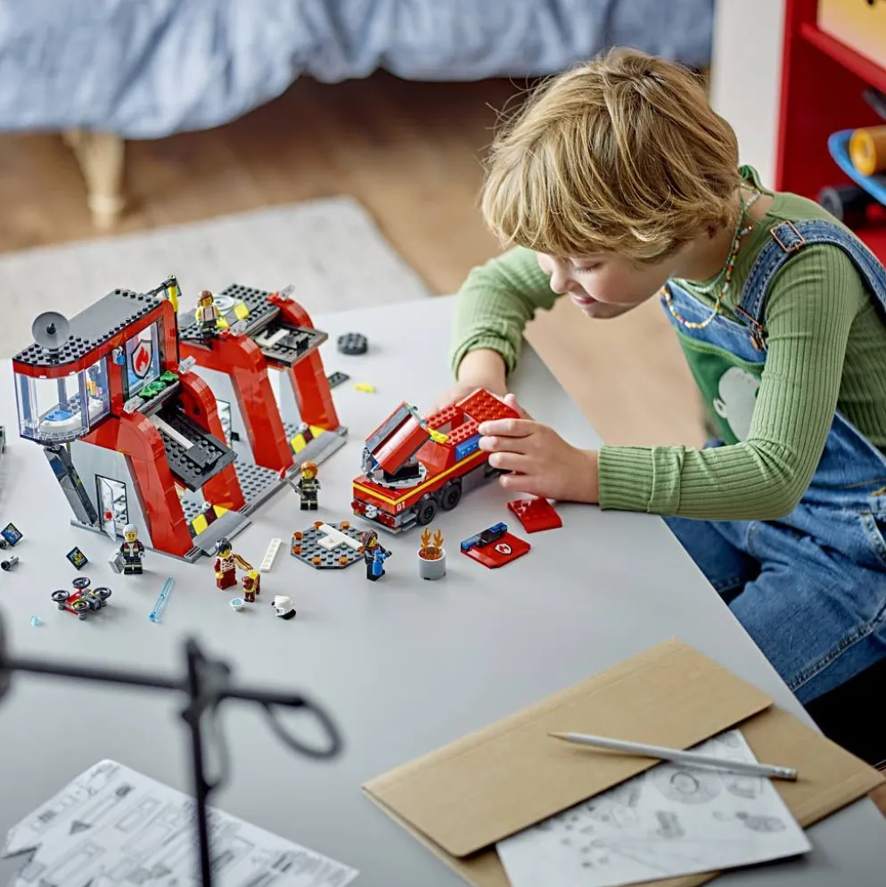 LEGO® City Brandstation med Brandbil, 873 delar/ 1 förp.