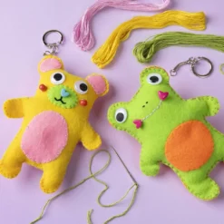 Mini DIY Kit Sömnad, Groda och nalle, mixade färger, 1 förp.