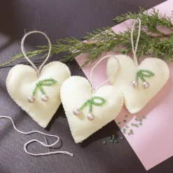 Mini DIY Kit Sömnad, Hjärtan, off white, 1 förp.
