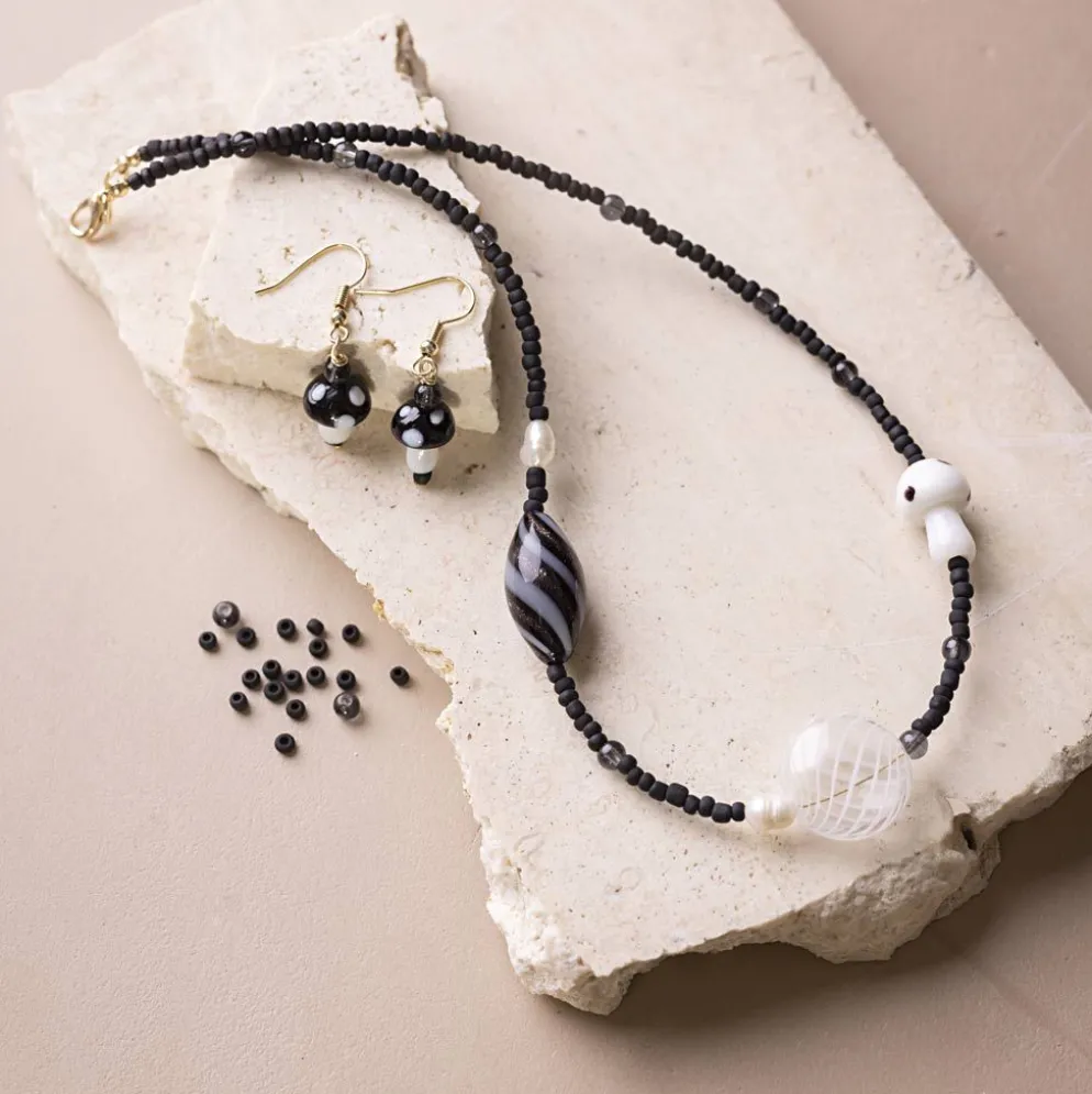 Mini DIY Kit Smycken, Kraftigt halsband, svart harmoni, 1 förp.
